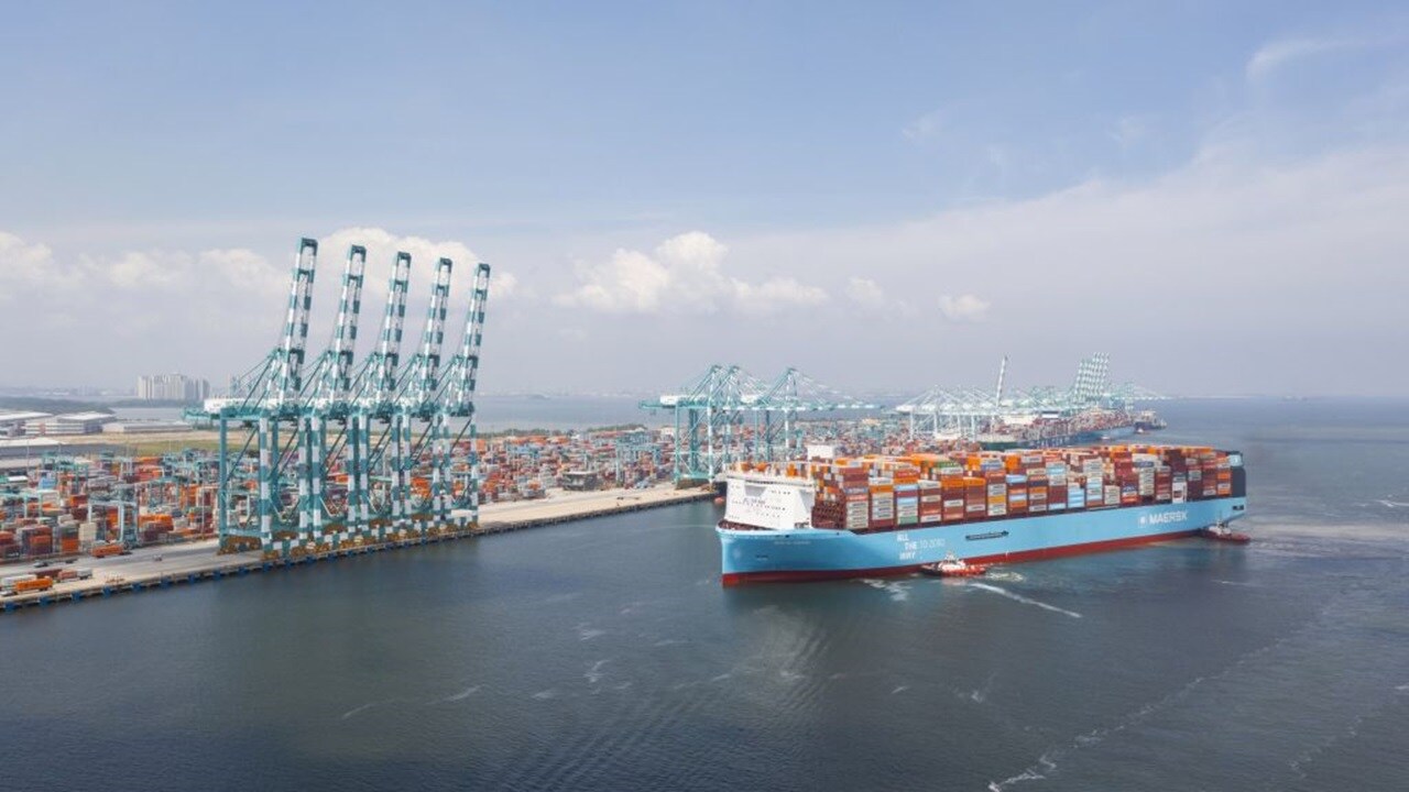 Berlin Maersk arriving at Tanjung Pelepas