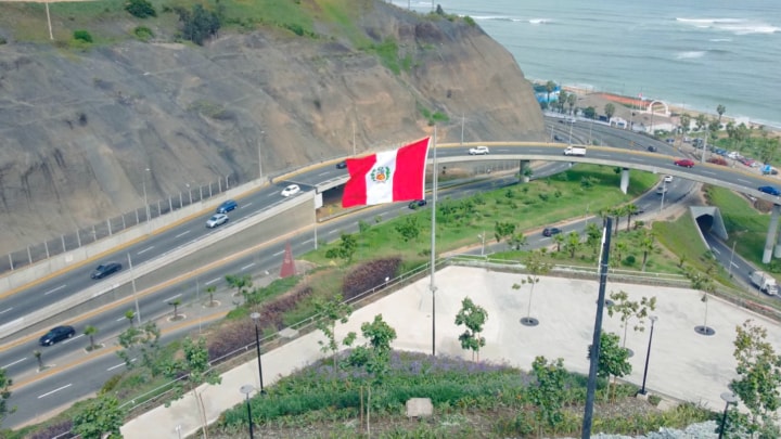 Scenic depiction of the Guatemala-Mexico border, highlighting the geographical features and boundary line.