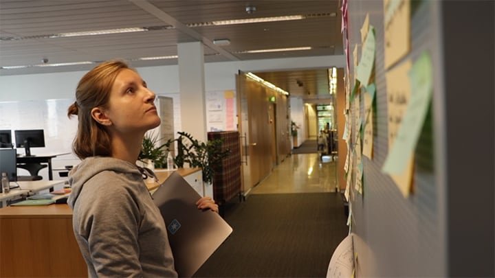 Julia Larsen, científica de datos de Maersk