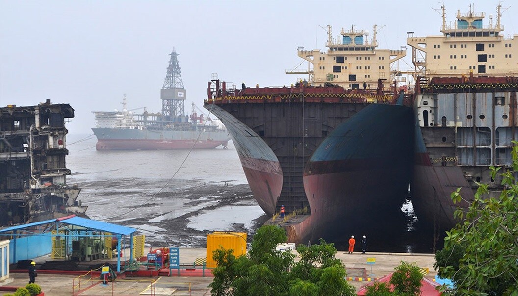 Environmental impacts in Alang