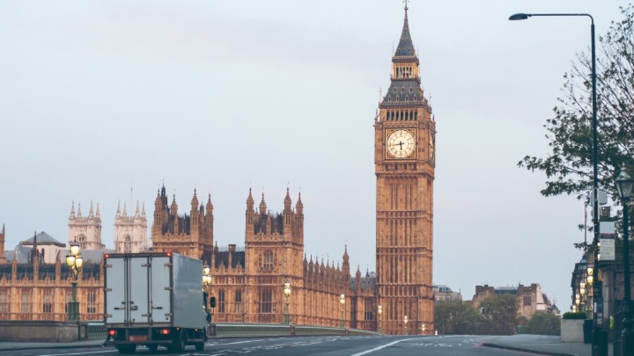 Truck driving towards the Ben tower