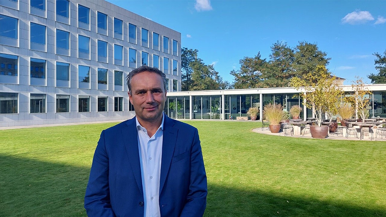 Across the blue oceans, across the blue skies