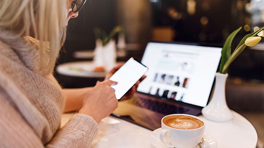 Women looking at the phone