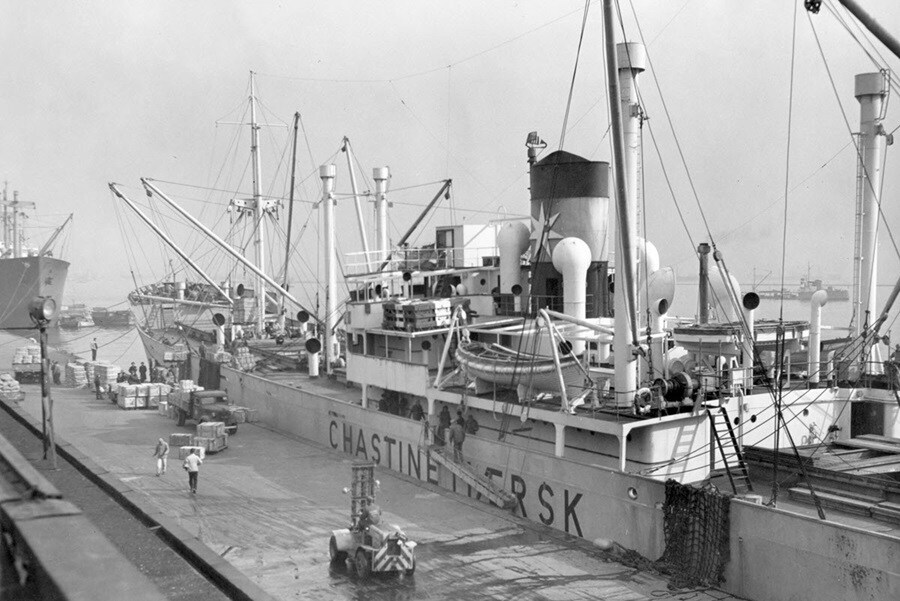 CHASTINE MÆRSK left New York on 16 March 1946 