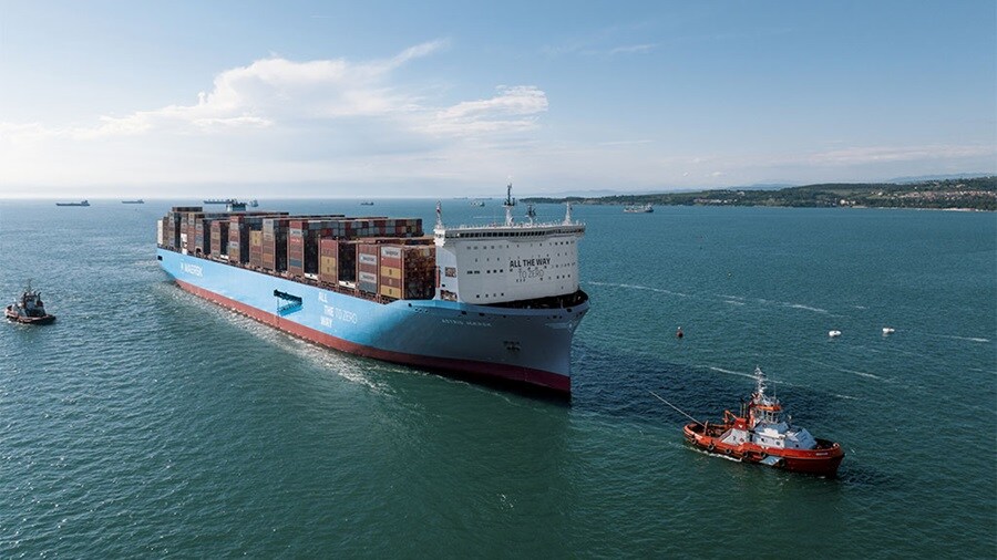 Astrid Maersk, second large vessel that can run on green methanol, sailing into port.