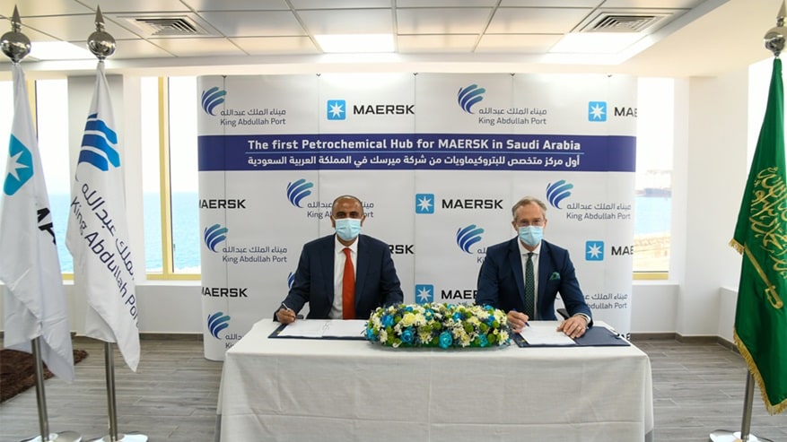 Agreement signing by Mohammad Shihab, Managing Director of Maersk Saudi Arabia, and Jay New, CEO of King Abdullah Port