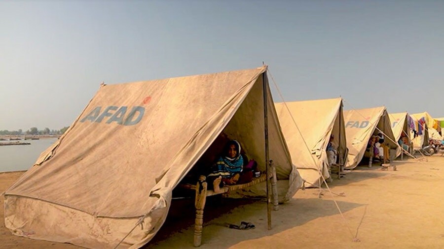 Pakistan UNICEF flood relief