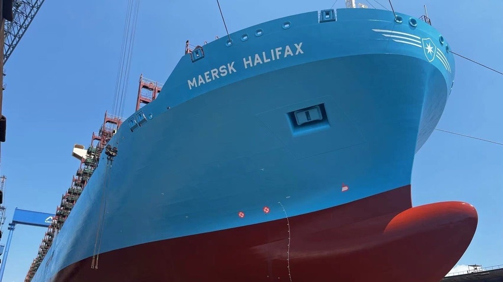 【非売品】MAERSK WORLD ATLAS Maersk completes first large container vessel conversion to dual