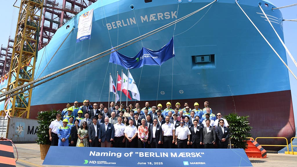 サービスに入るための新しいMaersk船クラス