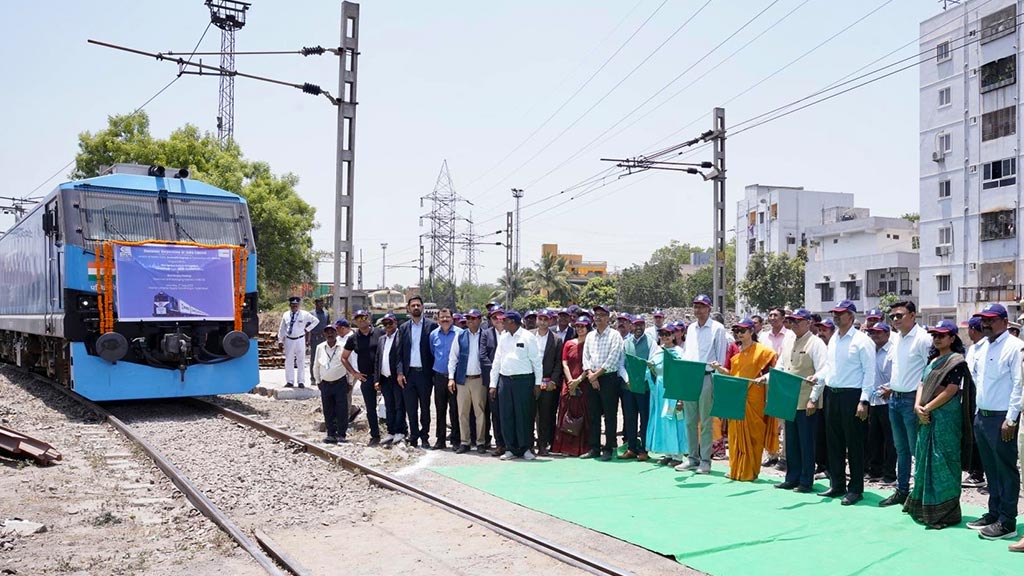 Pharmaceutical exporters to benefit from Maersk’s first dedicated reefer rail service from Hyderabad to Mumbai | Maersk