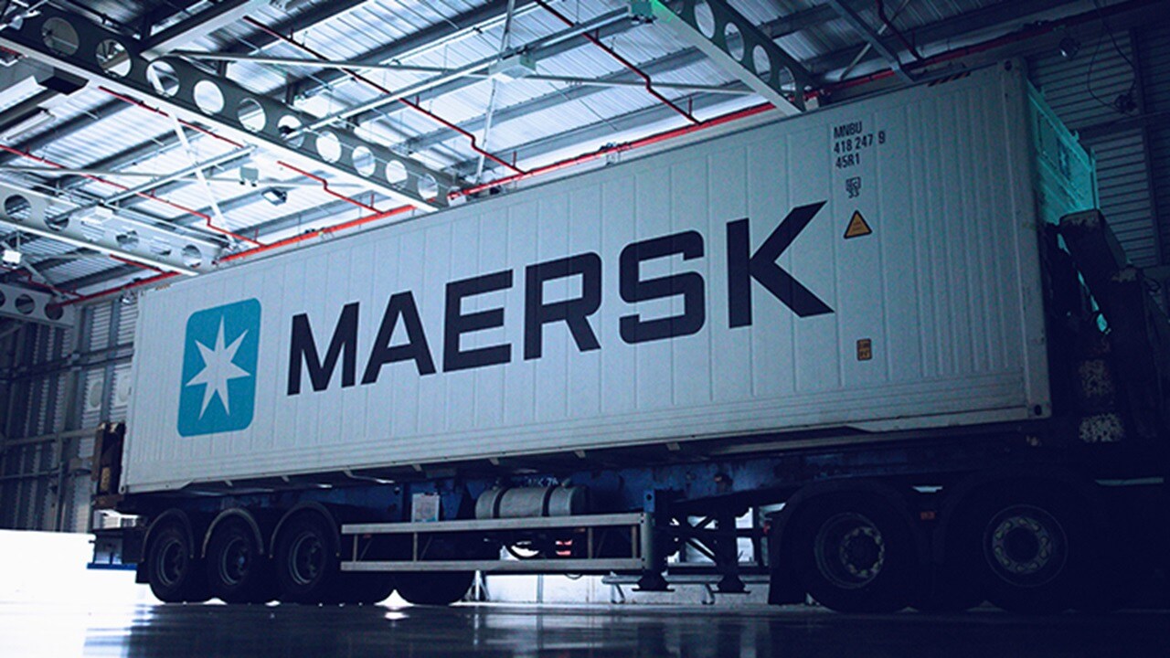 트럭에 적재된 Maersk 컨테이너